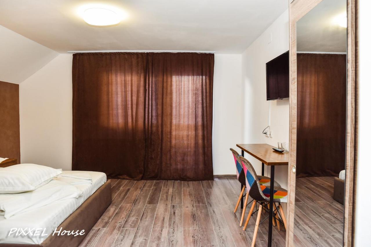 Pixxel House Hotel Moeciu De Sus Exterior foto
